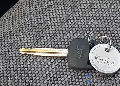 2003 Toyota Matrix Xr from USA, damaged, VIN 2T1KR32E23C056623